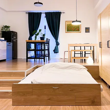Aumetz Square Apartment