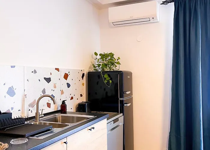 Aumetz Square Apartment