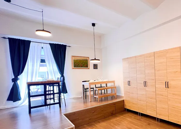 Aumetz Square Apartment