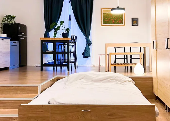 Aumetz Square Apartment